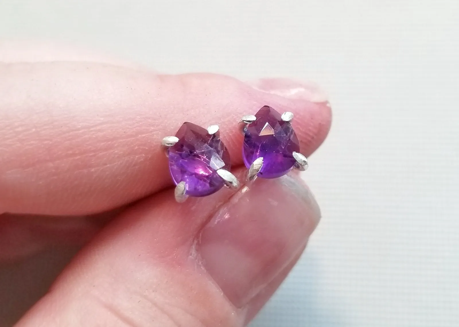 Libra Claw Stud Earrings - Silver