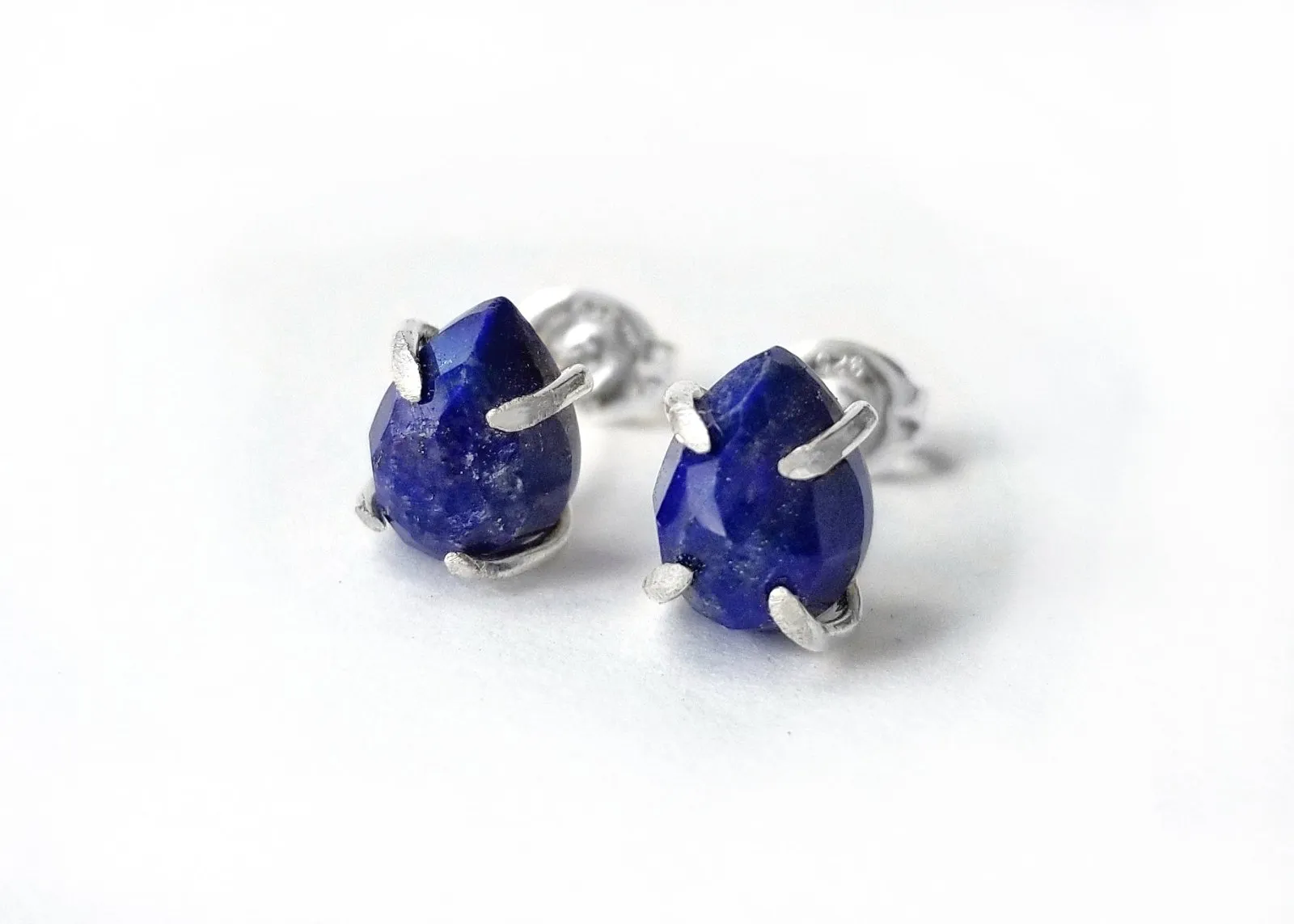 Libra Claw Stud Earrings - Silver