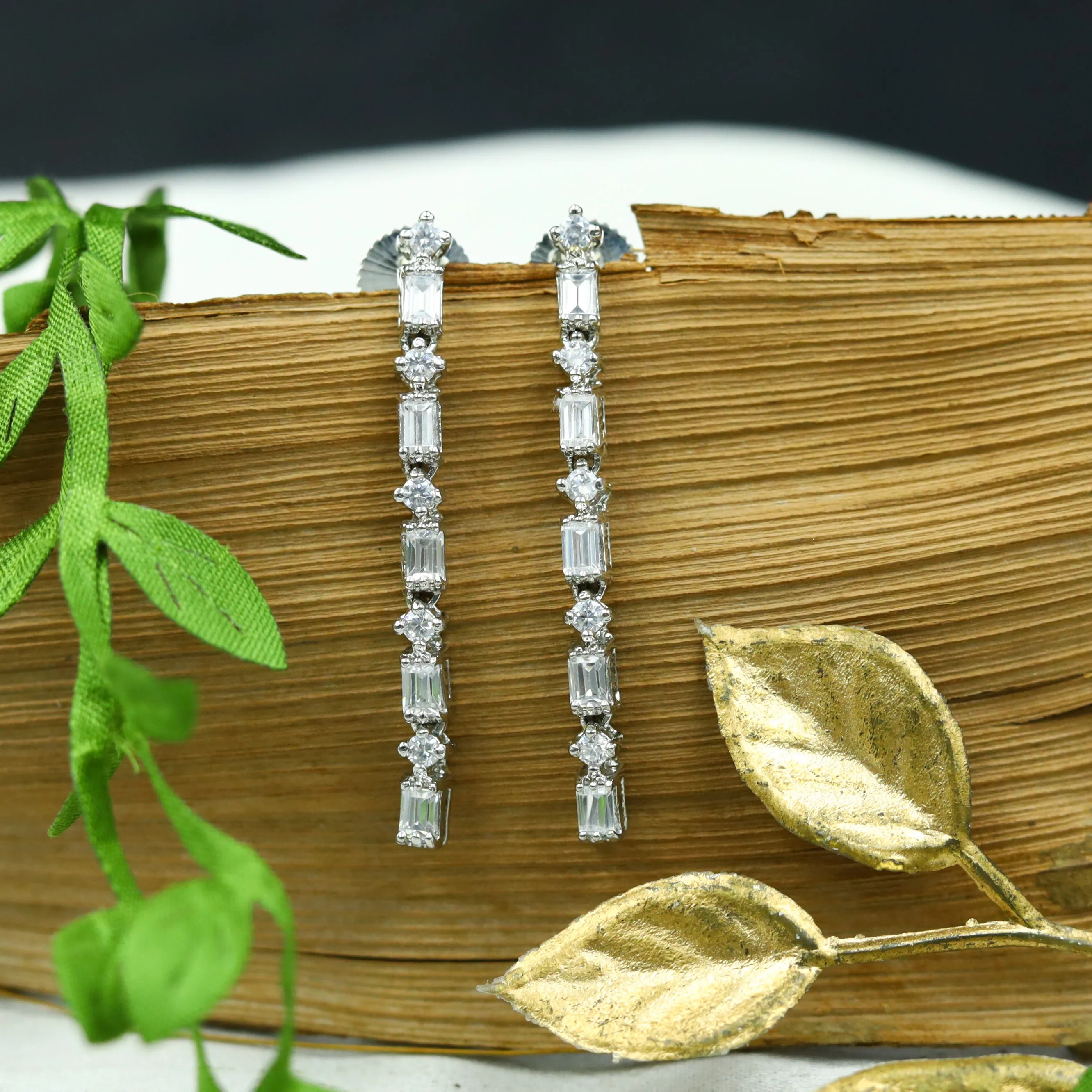Round Neck Zircon/AD Necklace Set 12542-28