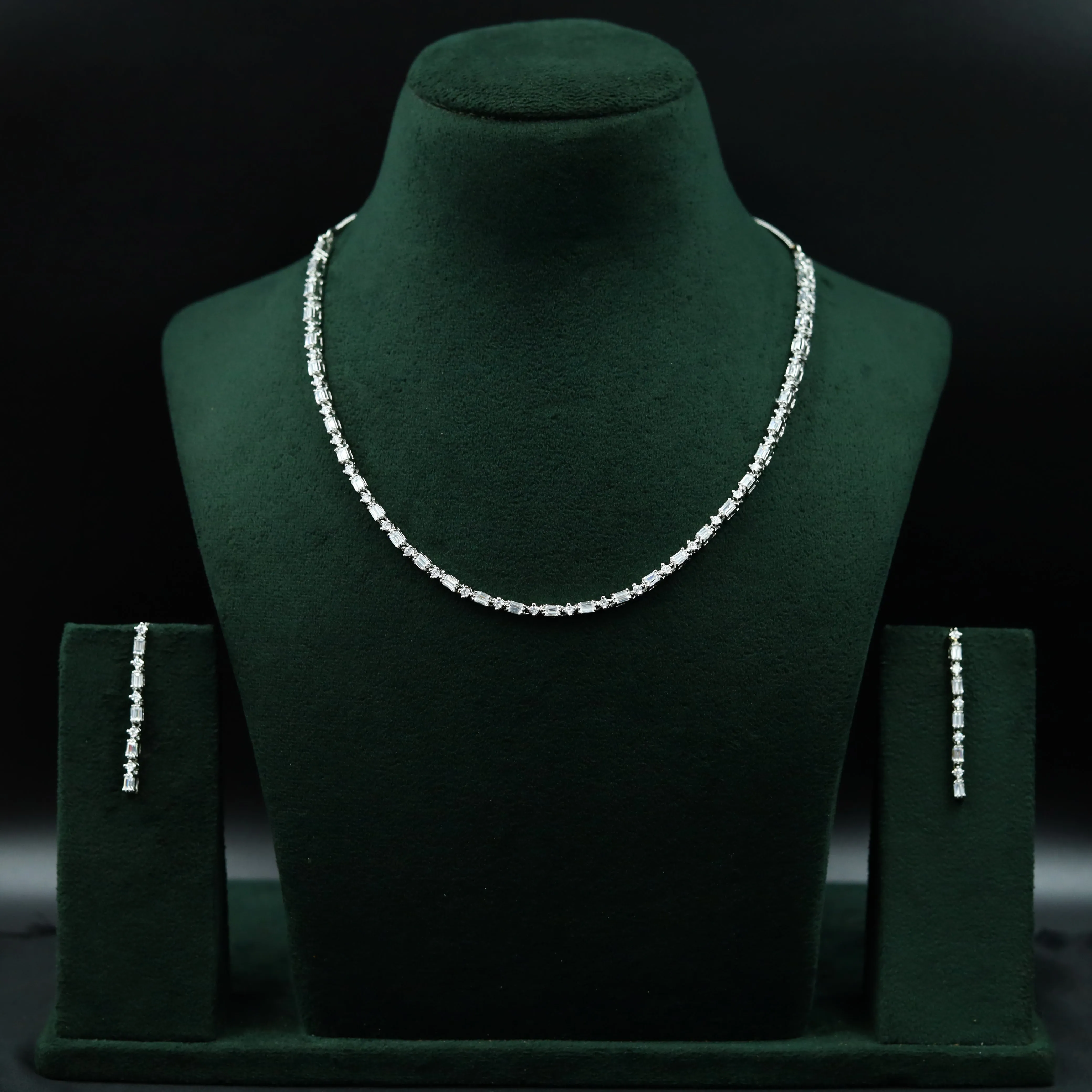 Round Neck Zircon/AD Necklace Set 12542-28