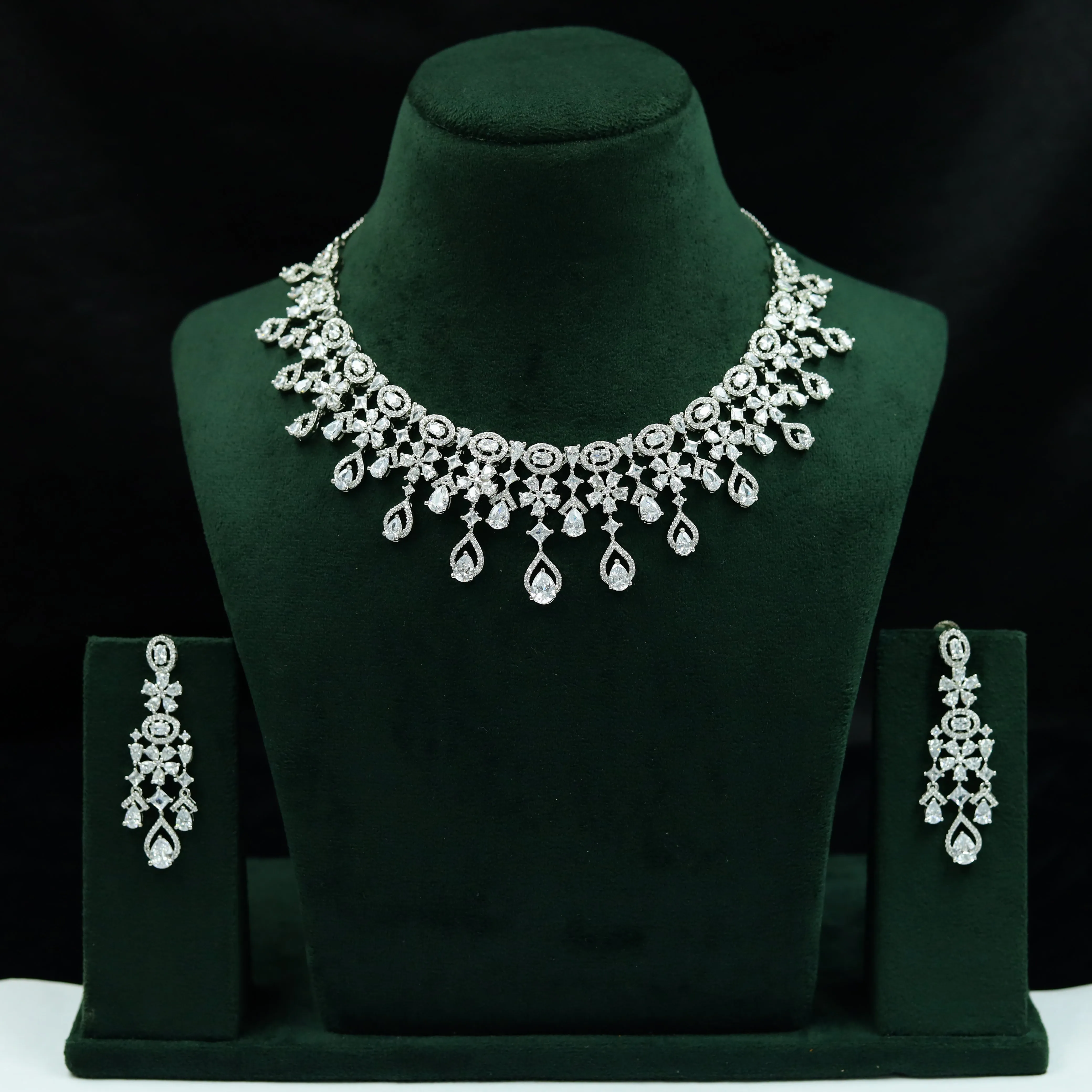 Round Neck Zircon/AD Necklace Set 12789-68