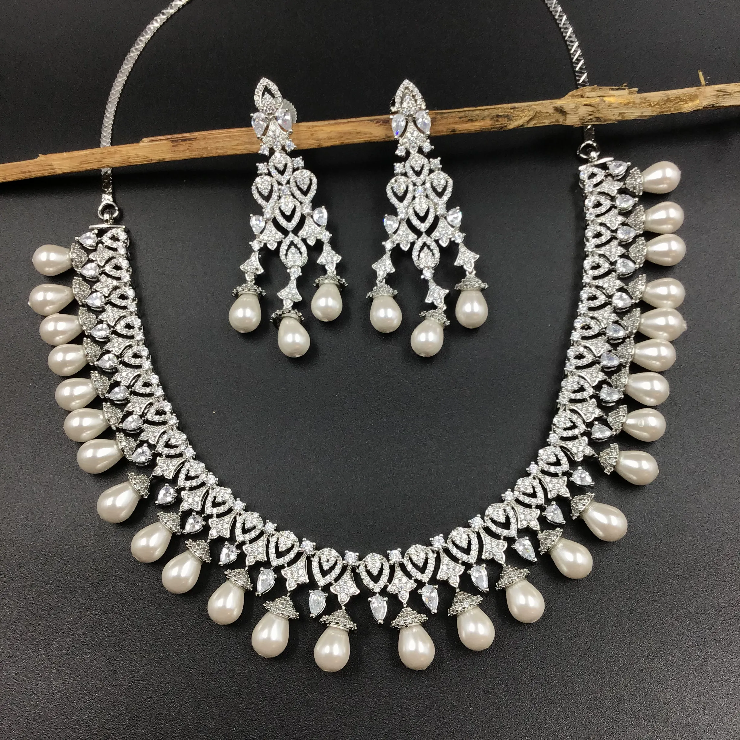 Round Neck Zircon/AD Necklace Set 6015-68
