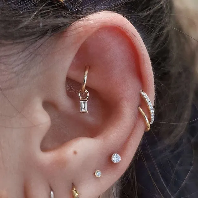 Scalloped Set Genuine Diamond Threaded Stud Earring by Maria Tash in 18K Rose Gold. Flat Stud.