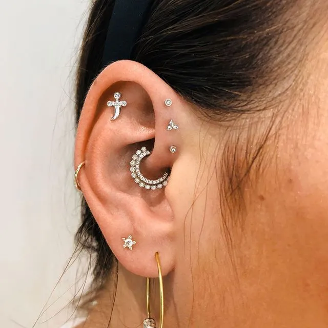 Scalloped Set Genuine Diamond Threaded Stud Earring by Maria Tash in 18K Rose Gold. Flat Stud.