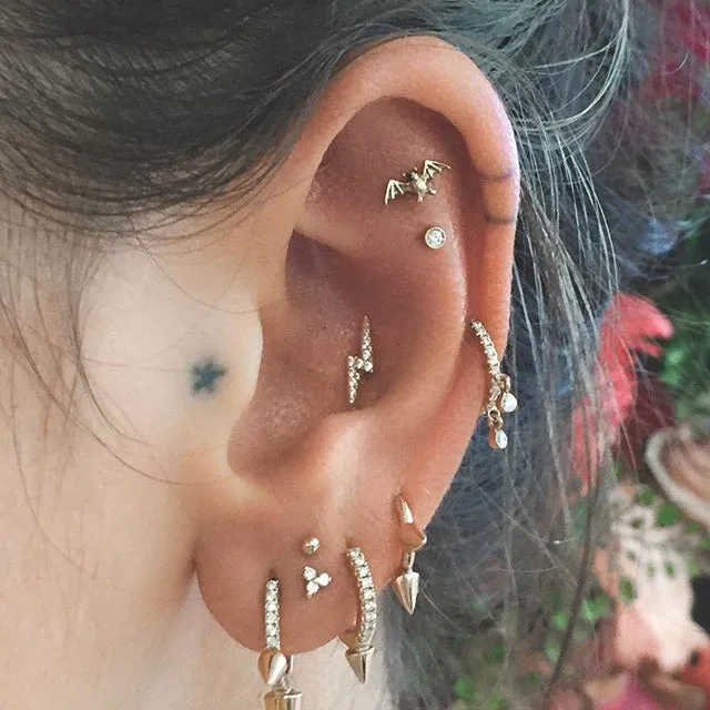 Scalloped Set Genuine Diamond Threaded Stud Earring by Maria Tash in 18K Rose Gold. Flat Stud.
